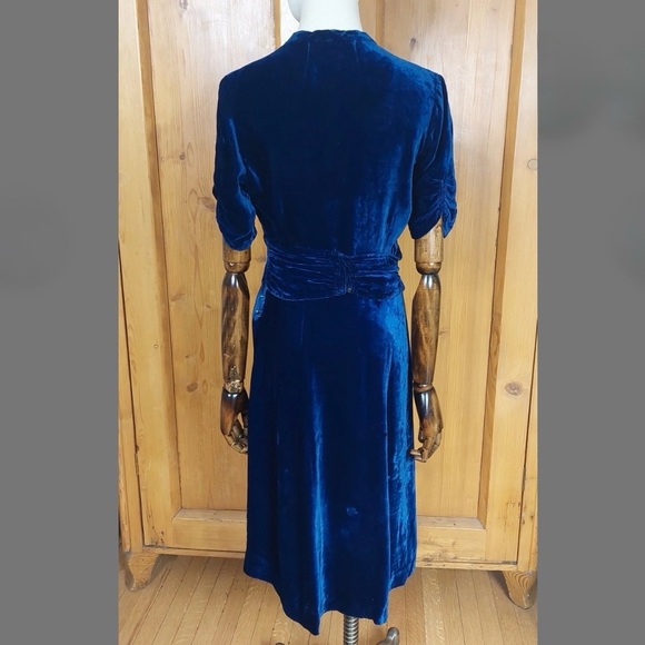 Antique 1930's navy blue silk velvet dress - Picture 3 of 8